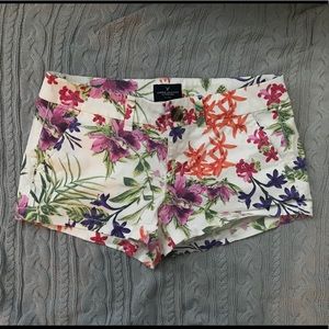 American Eagle Twill shortie shorts